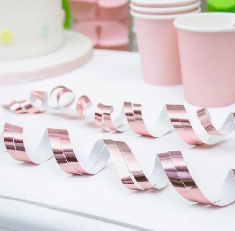 Luftschlangen in metallic Rosa