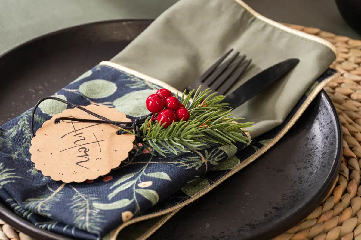 weihnachtliche Stoffserviette aus Weihnachtsstoff genäht