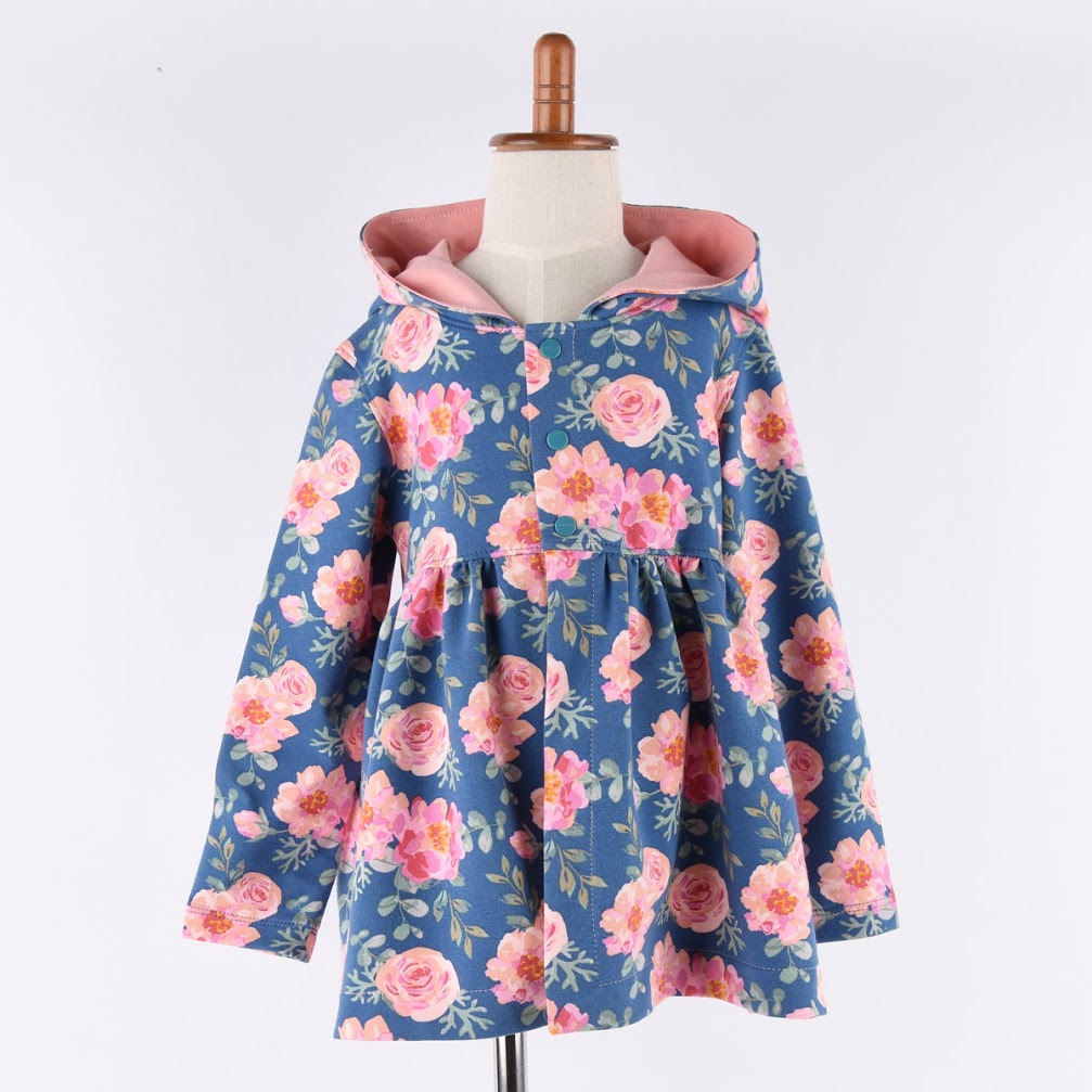 Mädchen-Kapuzenjacke aus French Terry Sommersweat mit Rosen von Mimi Muffin