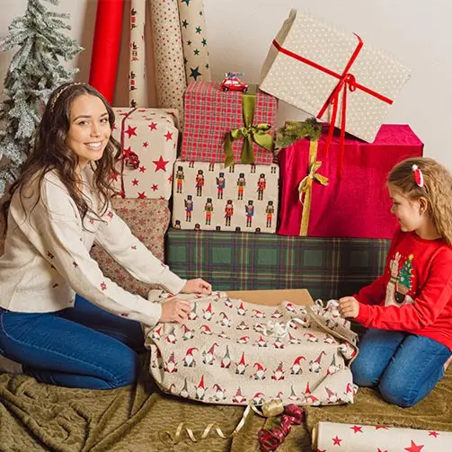 Weihnachtsgeschenk verpacken