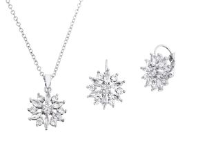 Schmuckset mit Ohrringen