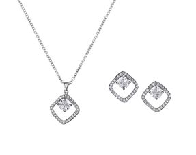 Schmuckset mit Ohrringen