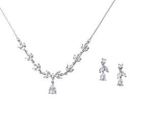 Schmuckset mit Ohrringen