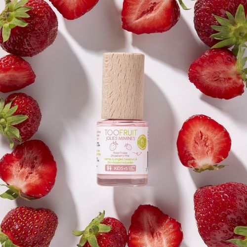 Nagellack Erdbeere 2