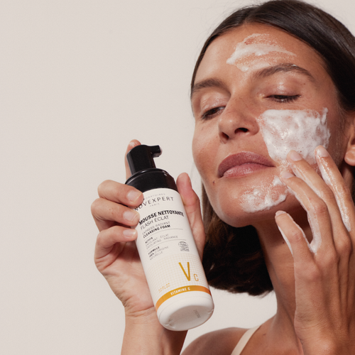 Express Radiance Cleansing Foam 2