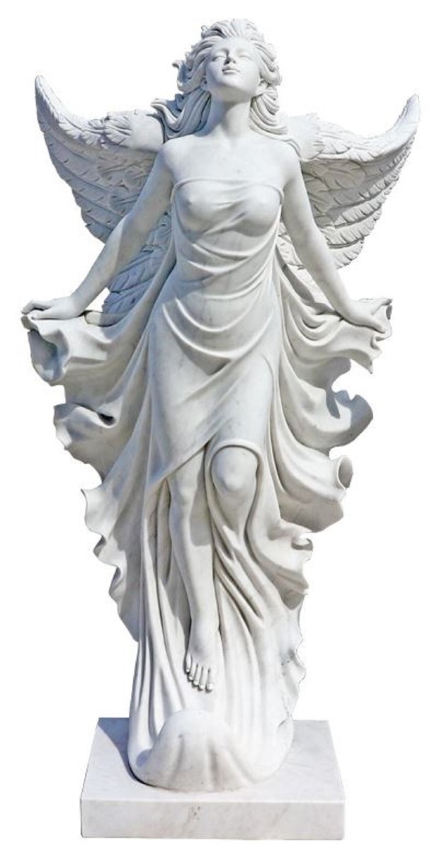 Vous voyez une figure d'ange XXL de style jeunesse et baroque sous forme féminine, la figure étend sa poitrine et regarde le ciel les yeux fermés. La couleur est blanche.