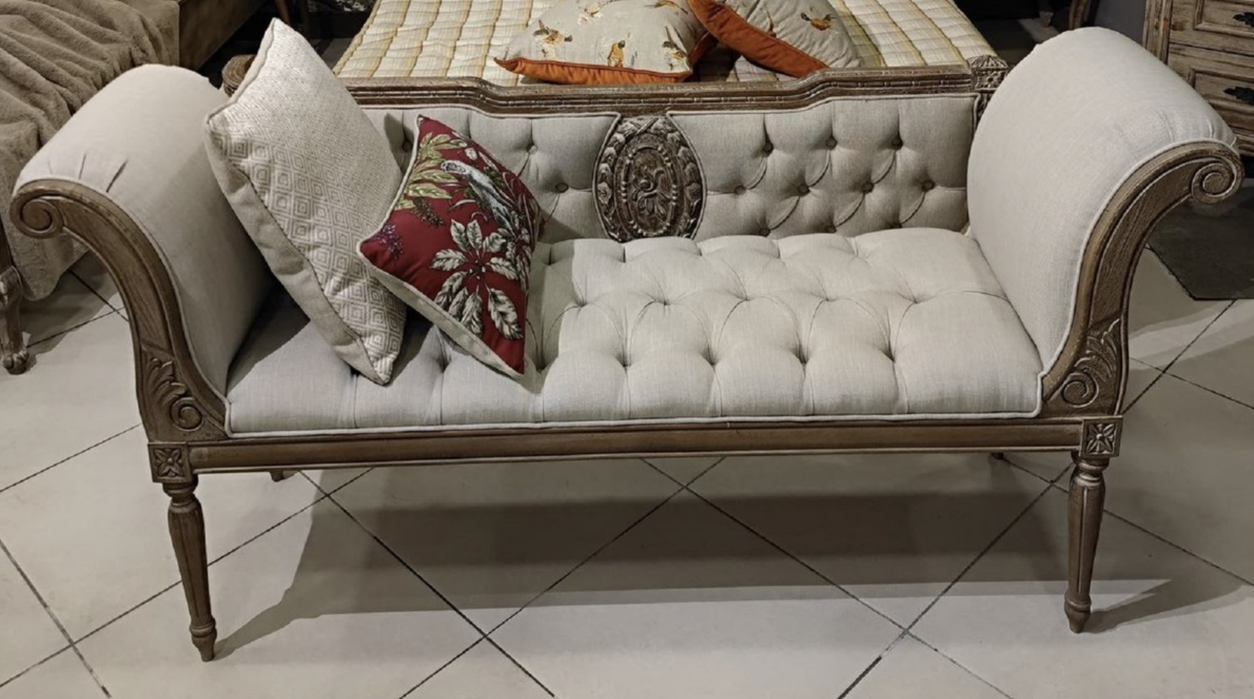 A luxurious Chesterfield bench from the 