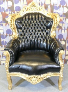 4251287776522 - Barock Sessel King Lederoptik Schwarz Gold - Edel & Prunkvoll 4251287776522 - Barock Sessel King Lederoptik Schwarz Gold - Edel & Prunkvoll