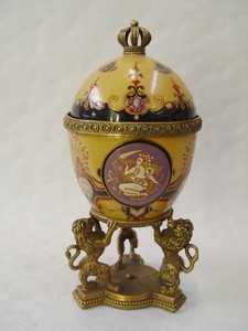 4251287792799 - Barock Porzellan Ei mit Messing LÃ¶wen - KÃ¶niglich - Prunkvolle Wohn Dekoration