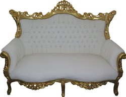 4251287794991 - Barock 2-er Sofa Master Weiß Lederoptik Gold mit Bling Bling Glitzersteinen - Antik Stil Möbel - Limied Edition 4251287794991 - Barock 2-er Sofa Master Weiß Lederoptik Gold mit Bling Bling Glitzersteinen - Antik Stil Möbel - Limied Edition