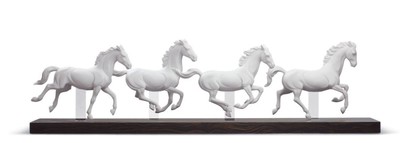 4251549317067 - Luxus Porzellan Skulptur Galoppierende Pferde WeiÃ   Schwarz 81 x H 23 cm - Luxus Kollektion