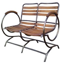 4251549317357 - Nostalgie Gartenbank Braun 100 x 70 cm - Jugendstil Sitzbank mit Armlehnen