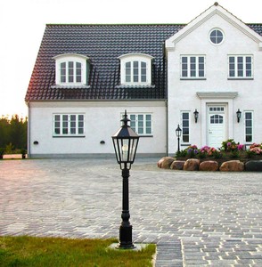 4251549335788 - Barock Garten Terrassen AuÃenstehleuchte 22 x 22 x H 107 cm - Verschiedene Farben - Wetterfeste Gartenlaterne