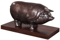 4251549338895 - Luxus Bronzefigur Schwein auf Holzsockel Bronze   Dunkelbraun 35 x 17 x H 19 cm - Deko Figur