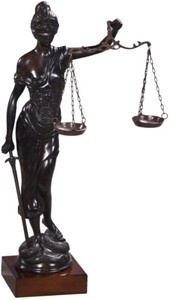 4251549339038 - Luxus Bronzefigur Justitia auf Mahagoni Holzsockel Bronze   Dunkelbraun 45 x 25 x H 80 cm - Luxus Kollektion