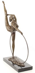 4251549357360 - Luxus Bronzefigur Hula Hoop TÃ¤nzerin Bronze   Schwarz 462 x 142 x H 57 cm - Deko Bronze Skulptur mit Marmorsockel