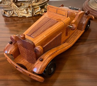Casa Padrino Deco Car Dreamcar Brown / Natural 36 x 12 x H. 11 cm -  Handmade Wood Car - Living Room Deco - Desk Deco - Deco Accessories | Casa  Padrino