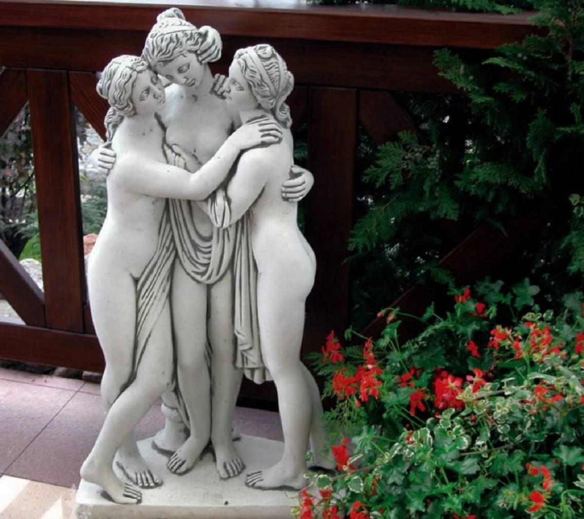 Casa Padrino Art Nouveau Garden Decoration Sculpture 3 Ladies Gray H. 103  cm - Elegant Garden Decoration Stone Figure - Baroque & Art Nouveau Garden