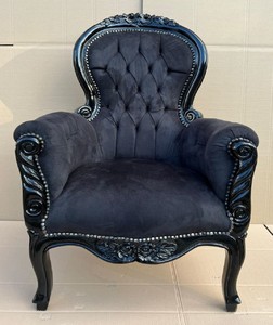Grand fauteuil de style baroque simili cuir noir et bois noir