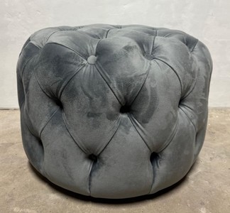 Casa Padrino Luxus Chesterfield Samt Hocker Grau H. 41 cm - Chesterfield Möbel