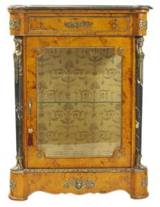 4250828397356 - Empire Vitrine Vogelaugenahorn - Handgefertigt aus Massivholz - Barock Vitrinenschrank