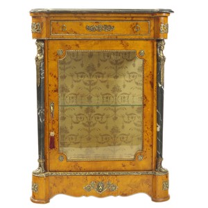 4251287757262 - Empire Vitrine Vogelaugenahorn 85 x H105 cm - Vitrinenschrank - Wohnzimmerschrank Barock