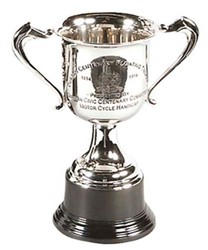 4251287770384 - TrophÃ¤e Silber 33 x 20 x H 25 cm - Luxus Dekoration