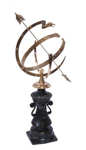 4251287772494 - Jugendstil Sonnenuhr Antik Stil Gussmetall H 105 cm - Schloss Sonnen Uhr - Luxus Garten Dekoration 4251287772494 - Jugendstil Sonnenuhr Antik Stil Gussmetall H 105 cm - Schloss Sonnen Uhr - Luxus Garten Dekoration