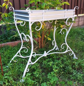 4251287774597 - Blumenständer aus Schmiedeeisen - verschiedene Farben - 113 cm x 45 cm x H83 cm - Luxus Gartenmöbel 4251287774597 - Blumenständer aus Schmiedeeisen - verschiedene Farben - 113 cm x 45 cm x H83 cm - Luxus Gartenmöbel