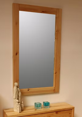 Wandspiegel mit Holzrahmen 100x60x3cm GULDBORG Kiefer massiv Hängespiegel mit Holzrahmen 100x60x3cm Kiefer massiv gelaugt geölt oder weiß lasiert Casa de Mobila Goslar
