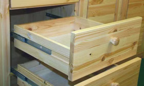 Massivholz Kleiderschrank RAUNA schubladen innen Kiefer massiv gelaugt geölt Casa de mobila Goslar Massivholz Kleiderschrank RAUNA schubladen innen Kiefer massiv gelaugt geölt Casa de mobila Goslar