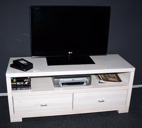Massivholz TV-Kommode mit 2 Schubfächern 120x51x43cm GULDBORG Kiefer massivweiß lasiert Casa de mobila Goslar Massivholz Fernsehkommode mit schubkasten 120x51x43cm GULDBORG Kiefer massiv weiß lasiert Casa de mobila Goslar