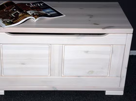Truhe 84x45x43cm GULDBORG Kiefer massiv weiß lasiert Truhe 84x45x43cm GULDBORG Kiefer massiv weiß lasiert