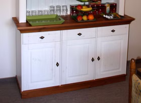 Sideboard 143x197x45cm BERGEN Kiefer 2farbig weiß / bernsteinfarben lackiert Goslar bei Casa de mobila Sideboard 143x197x45cm BERGEN Kiefer 2farbig weiß / bernsteinfarben lackiert Goslar bei Casa de mobila