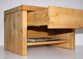 Massivholz Nachttisch mit Schublade und ablage Easy Sleep 59x45x42cm Kiefernholz massiv gelaugt geölt Casa de mobila Goslar Tjørnbo möbel