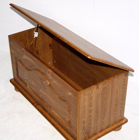 Holzkiste 83x45x42cm MOND Kiefer massiv Goldbraunfarben lackiert Casa de mobila Goslar Holzkiste 83x45x42cm MOND Kiefer massiv Goldbraunfarben lackiert Casa de mobila Goslar