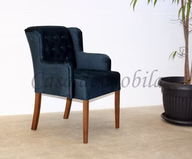Esszimmerstuhl mit Armlehnen WIRSBERG 62x90x65cm Velourbezug dunkelblau, Buche nussbaum lackiert