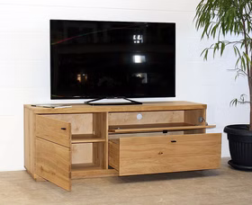 TV-Lowboard Wildeiche massiv natur geölt mit offenen Fächern und Schublade, modernes Lowboard PINOS