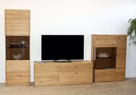 Moderne Wohnwand Wildeiche massiv natur geölt, 3-teilig mit TV-Lowboard, Vitrine und Highboard, Modell PINOS