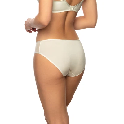Rückansicht Slip klassische Schnittform in Farbe Cream