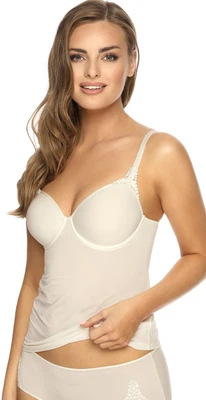 Vorderansicht BH-Hemd mit Bügel und gemoldeten vorgeformten Spacercups in Farbe Cream