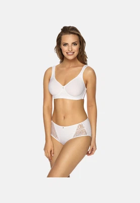 Vorderansicht Soft-BH ohne Bügel mit gemoldeten vorgeformten Spacercups und breiten Komfortträgern in Farbe Weiß