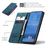 CASEME 013 Series Hülle schräg von Innen aufgeklappt mit Telefon, Kreditkarten, Geldschein und oben links ein fast geschlossene Hülle mit Hinweis auf Magnet-Funktion in Blau für Galaxy S25 FE