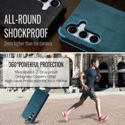 H130SA394A-CASEME-Handy-Tasche-fuer-Samsung-Galaxy-S25-FE-Wallet-013-Series-Huelle-Klapp-Etui_25.jpg CASEME 013 Series Hülle wird der Kameraschutz und Fallschutz angezeigt, ein Jogger im Hintergrund in Blau für Galaxy S25 FE