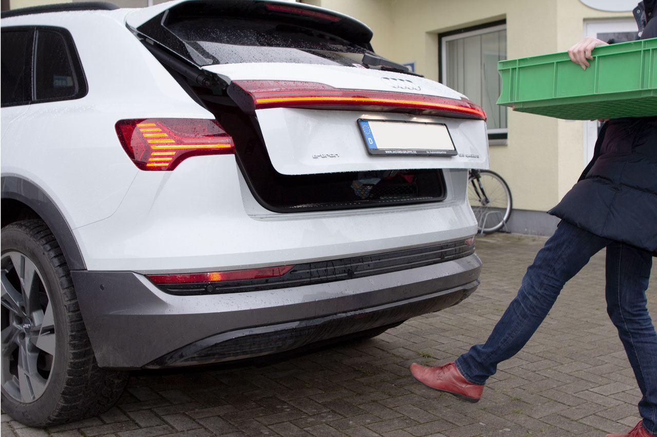 Audi e tron tow hitch online