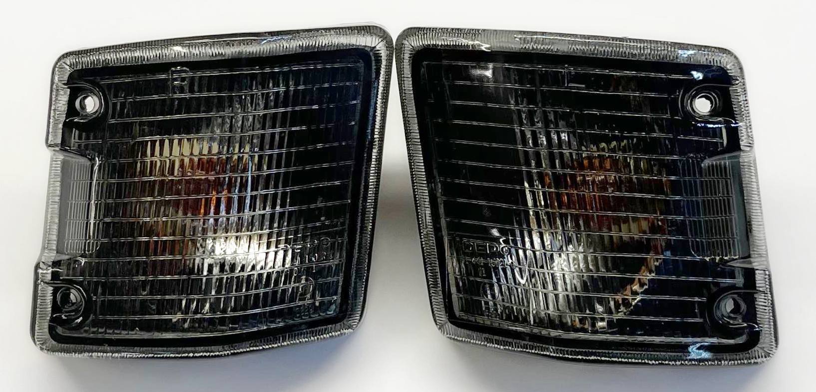 Frontblinker Blinker LINKS + RECHTS mit Fassung in Schwarz für VW T3 Bus ab 1979-1991