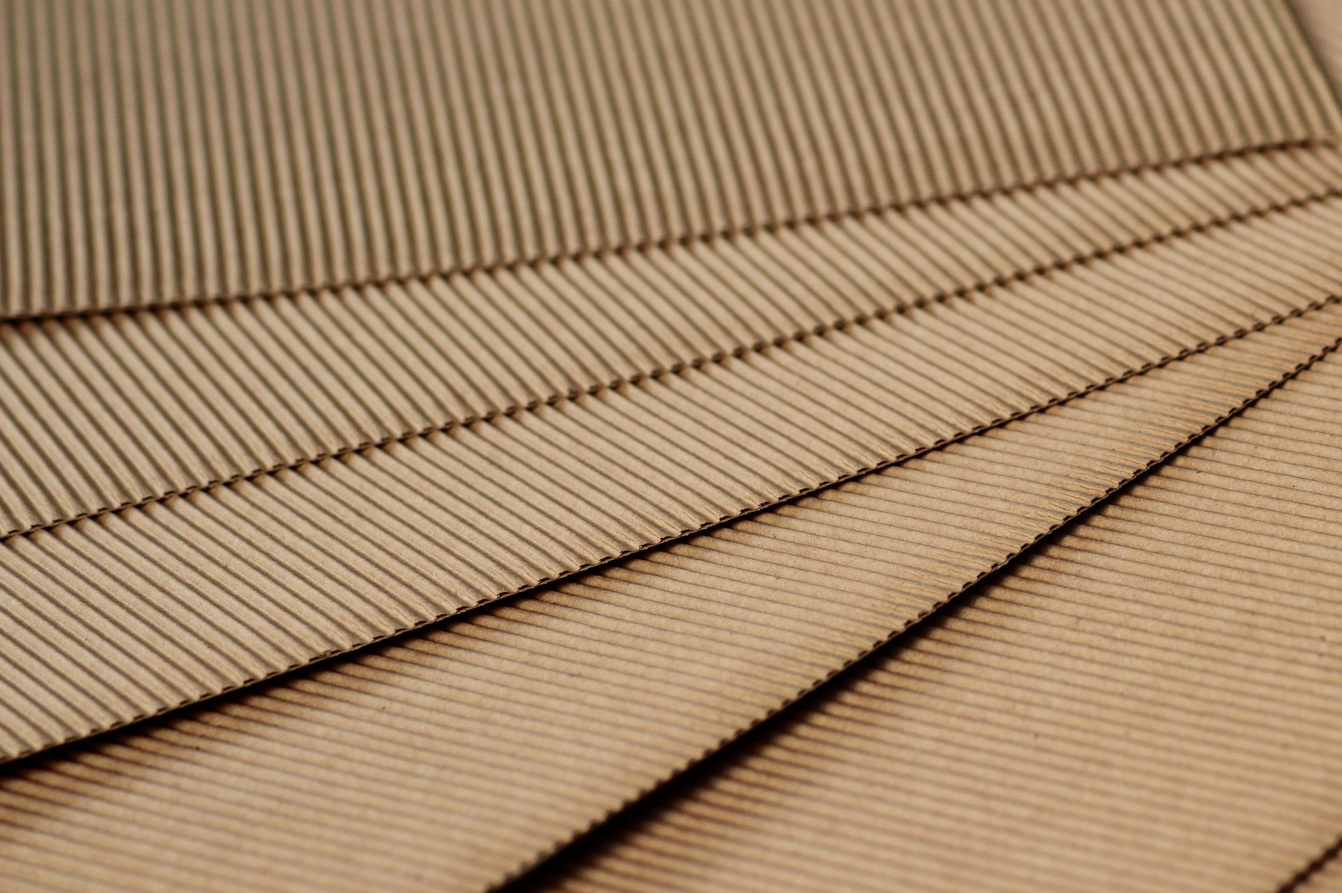 Stoßdämpfer aus Pappe – unser Verpackungskonzept zwischen Transportschutz und Umweltschutz