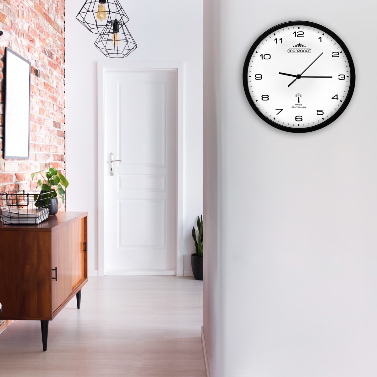 MONZANA® Wanduhr Fun Quarz Analog 31cm Auto Zeitumstellung