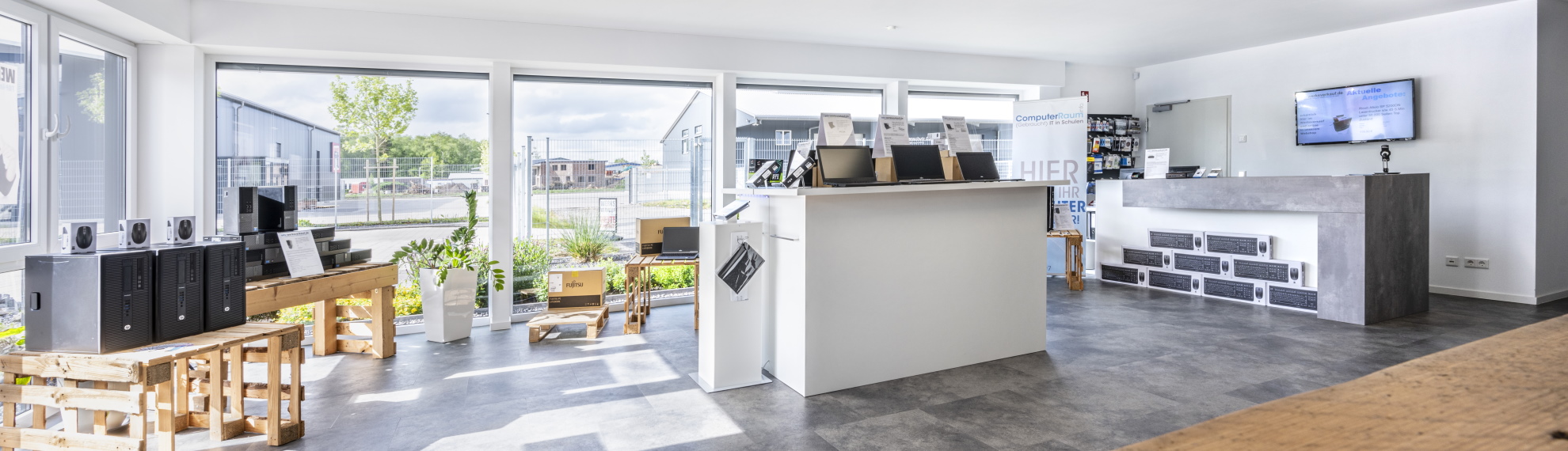 Refurbished IT Showroom Bramsche