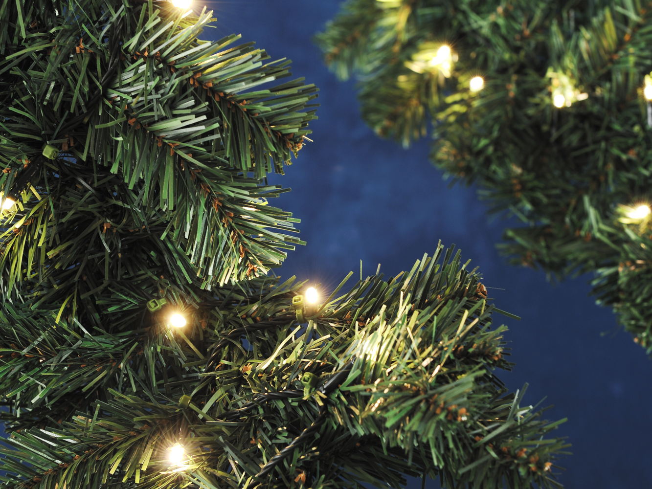 LED Weihnachtsbaum Lichterkette für Außen 16-flammig warmweiß